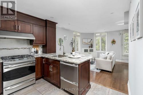 2002 - 12 Sudbury Street, Toronto, ON - Indoor Photo Showing Kitchen