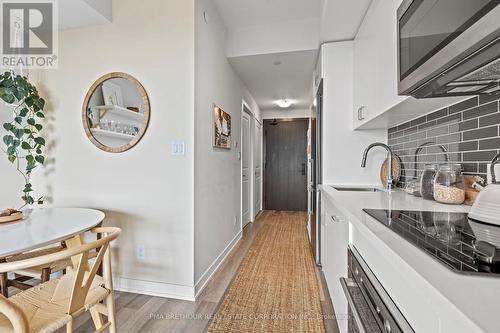 803 - 2799 Kingston Road, Toronto, ON - Indoor Photo Showing Kitchen