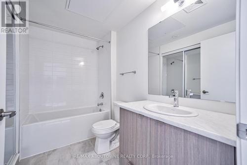 204 - 135 Canon Jackson Drive, Toronto, ON - Indoor Photo Showing Bathroom