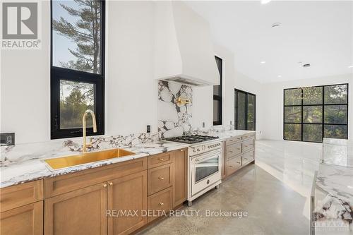 3830 Schnupp Road, Clarence-Rockland, ON - Indoor Photo Showing Bathroom