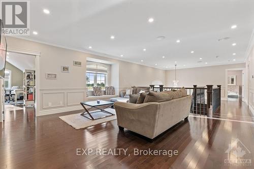 6990 Disputed Road, Lasalle, ON - Indoor Photo Showing Living Room