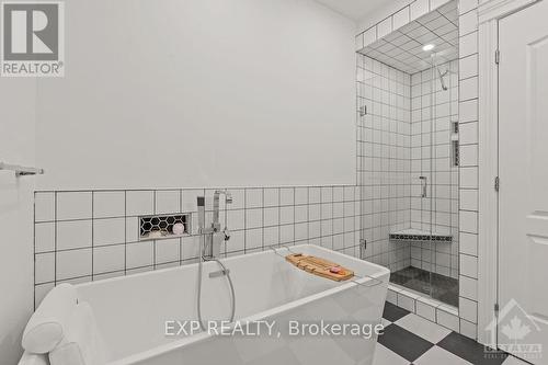 6990 Disputed Road, Lasalle, ON -  Photo Showing Bathroom