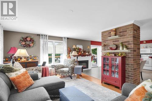 53790 Maple Grove Line, Bayham, ON - Indoor Photo Showing Living Room With Fireplace