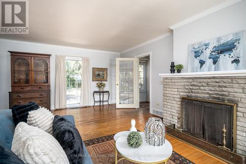 366 Dundas Street W, Greater Napanee, ON - Indoor Photo Showing Living Room With Fireplace