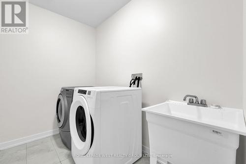 124 Lilac Circle, Haldimand, ON - Indoor Photo Showing Laundry Room