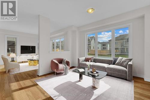 124 Lilac Circle, Haldimand, ON - Indoor Photo Showing Living Room