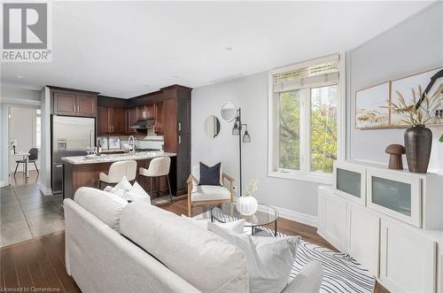 12 Sudbury Street Unit# 2002, Toronto, ON - Indoor Photo Showing Living Room