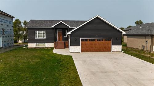 39 Fairfield Lane, New Bothwell, MB - Outdoor