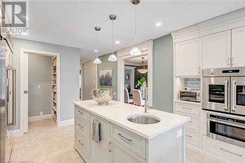 2476 Hargood Place, Mississauga, ON - Indoor Photo Showing Kitchen With Upgraded Kitchen