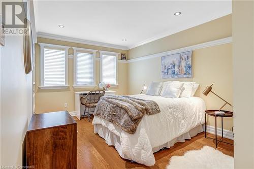 2476 Hargood Place, Mississauga, ON - Indoor Photo Showing Bedroom