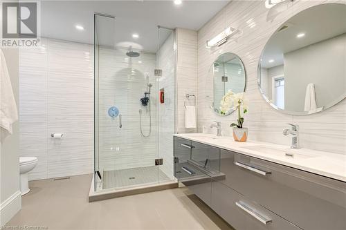 2476 Hargood Place, Mississauga, ON - Indoor Photo Showing Bathroom