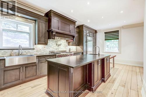 3 David Gohn Circle, Markham, ON - Indoor Photo Showing Kitchen With Upgraded Kitchen