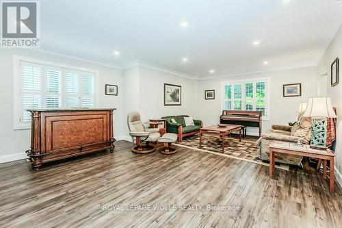 219 Corrie Crescent, Waterloo, ON - Indoor Photo Showing Living Room