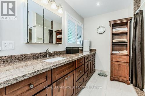 219 Corrie Crescent, Waterloo, ON - Indoor Photo Showing Bathroom