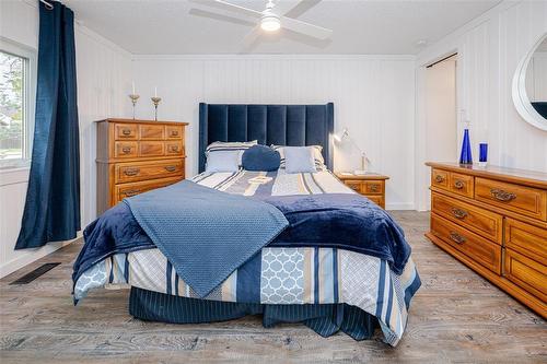 3 Surrey Place, Winnipeg, MB - Indoor Photo Showing Bedroom