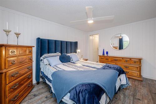 3 Surrey Place, Winnipeg, MB - Indoor Photo Showing Bedroom