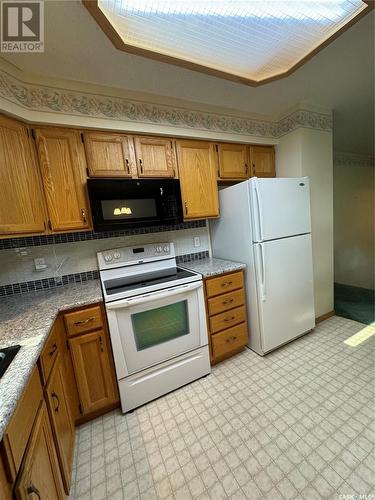 532 Simpson Crescent, Hudson Bay, SK - Indoor Photo Showing Kitchen With Double Sink