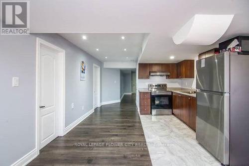 94 Sir Jacobs Crescent, Brampton, ON - Indoor Photo Showing Kitchen