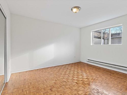 Master bedroom - 5886 Rue Alain, Brossard, QC - Indoor Photo Showing Other Room