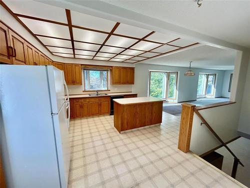 81 12Th Street, Birtle, MB - Indoor Photo Showing Kitchen With Double Sink