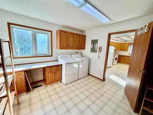 81 12Th Street, Birtle, MB - Indoor Photo Showing Laundry Room