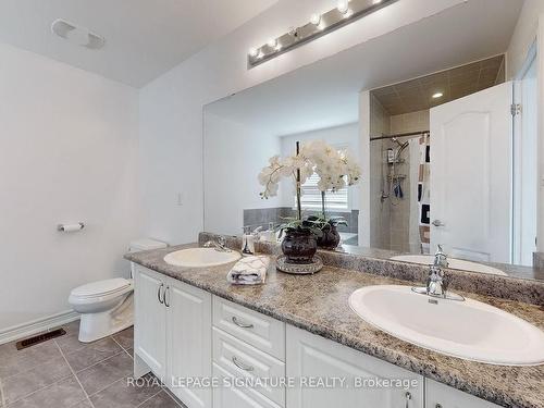 1443 Lormel Gate Ave, Innisfil, ON - Indoor Photo Showing Bathroom