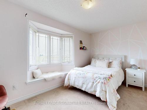 1443 Lormel Gate Ave, Innisfil, ON - Indoor Photo Showing Bedroom