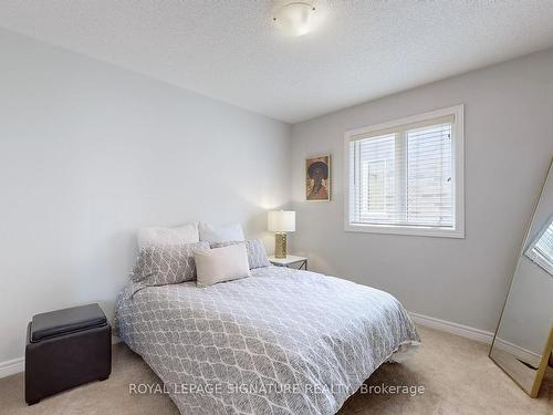 1443 Lormel Gate Ave, Innisfil, ON - Indoor Photo Showing Bedroom