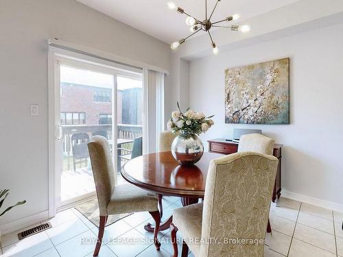 1443 Lormel Gate Ave, Innisfil, ON - Indoor Photo Showing Dining Room