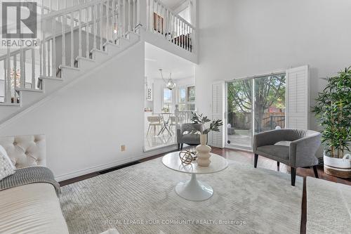 2130 Donald Road, Burlington, ON - Indoor Photo Showing Living Room