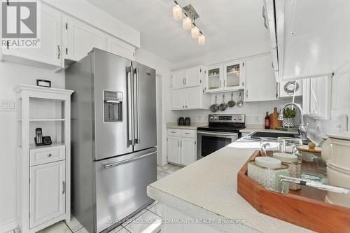 2130 Donald Road, Burlington, ON - Indoor Photo Showing Kitchen