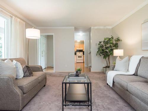 314 11Th Con Rd E, Hamilton, ON - Indoor Photo Showing Living Room