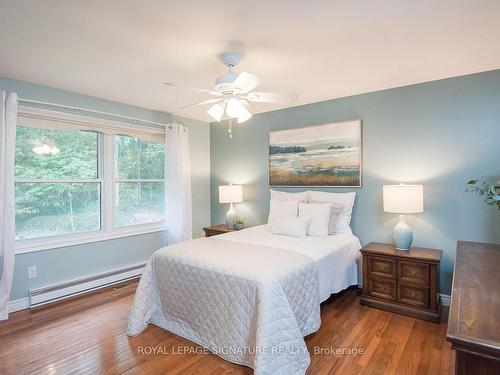 314 11Th Con Rd E, Hamilton, ON - Indoor Photo Showing Bedroom