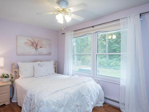 314 11Th Con Rd E, Hamilton, ON - Indoor Photo Showing Bedroom