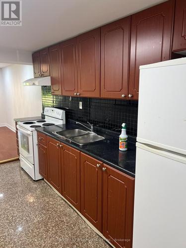 Lower - 908 Marinet Crescent, Pickering, ON - Indoor Photo Showing Kitchen With Double Sink