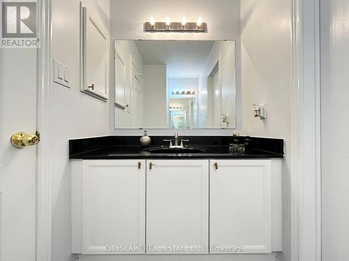 5033 Dubonet Drive, Mississauga, ON - Indoor Photo Showing Bathroom