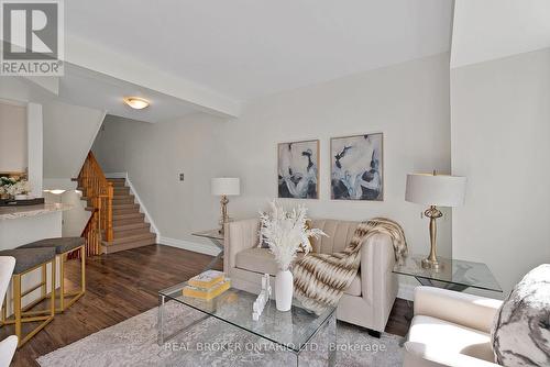 33 - 2940 Headon Forest Drive, Burlington, ON - Indoor Photo Showing Living Room