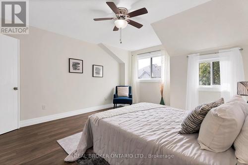 33 - 2940 Headon Forest Drive, Burlington, ON - Indoor Photo Showing Bedroom