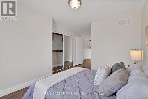 33 - 2940 Headon Forest Drive, Burlington, ON - Indoor Photo Showing Bedroom