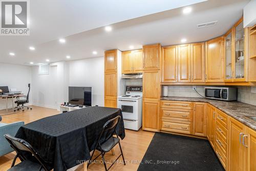 67 Rosanna Crescent, Vaughan, ON - Indoor Photo Showing Kitchen