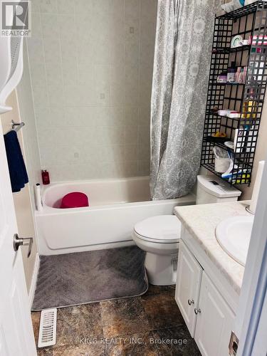 4 Glen Avon Crescent, Kitchener, ON - Indoor Photo Showing Bathroom