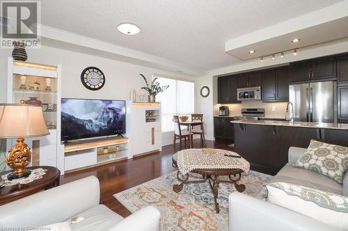 539 Belmont Avenue W Unit# 803, Kitchener, ON - Indoor Photo Showing Living Room