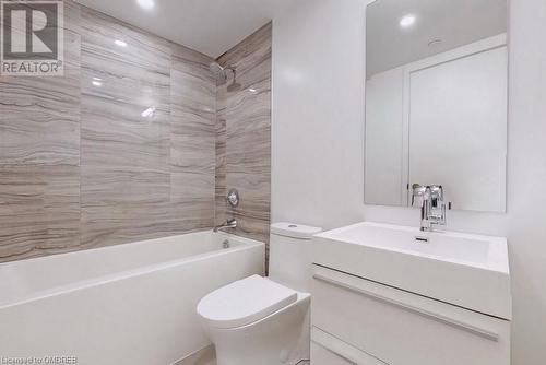 39 Roehampton Avenue Unit# 314, Toronto, ON - Indoor Photo Showing Bathroom