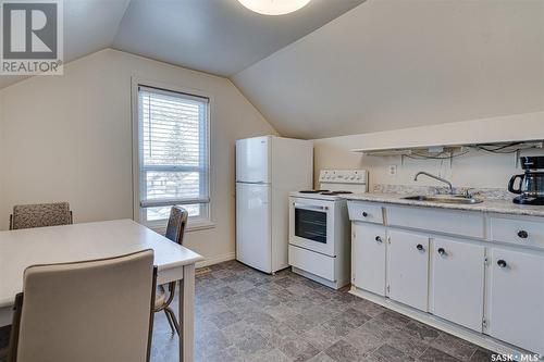 921 7Th Avenue N, Saskatoon, SK - Indoor Photo Showing Kitchen