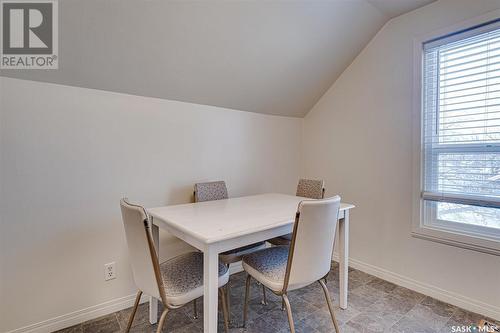 921 7Th Avenue N, Saskatoon, SK - Indoor Photo Showing Dining Room