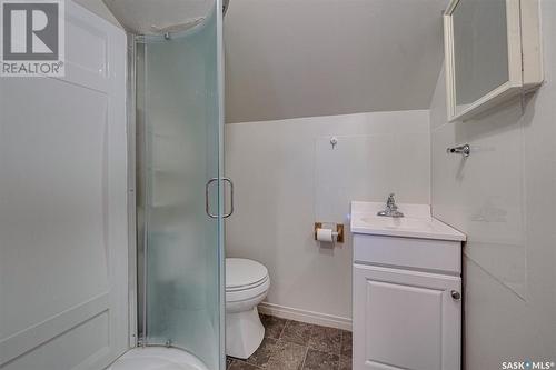 921 7Th Avenue N, Saskatoon, SK - Indoor Photo Showing Bathroom