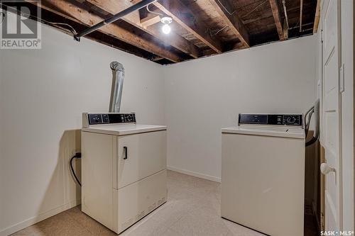 921 7Th Avenue N, Saskatoon, SK - Indoor Photo Showing Laundry Room