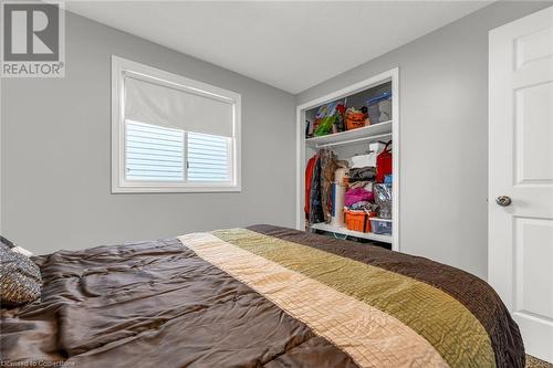 35 Titmouse Court, Hamilton, ON - Indoor Photo Showing Bedroom