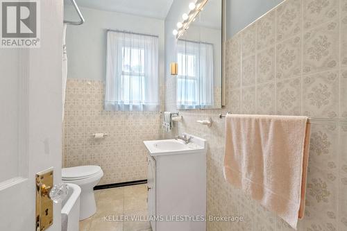 66 Boullee Street, London, ON - Indoor Photo Showing Bathroom