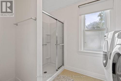 66 Boullee Street, London, ON - Indoor Photo Showing Laundry Room